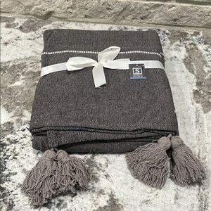 NEW Sullivan’s Gray Throw Blanket with Tassels